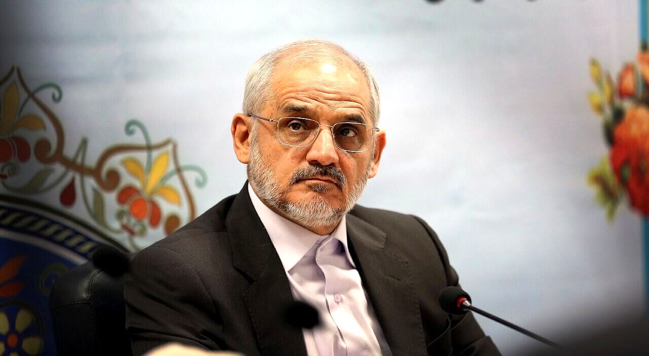 حاجی میرزایی 

رئیس دفتر رئیس‌جمهور شد