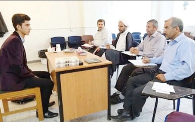 
در گزینش معلمان؛ سلامت روان در حاشیه، ایدئولوژی و حجاب در صدر