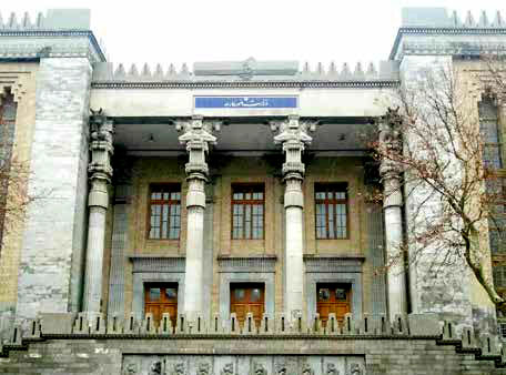 
سیاست خارجی ما بلبشویی از دخالت افراد مختلف شده است