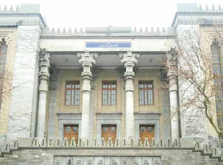
سیاست خارجی ما بلبشویی از دخالت افراد مختلف شده است