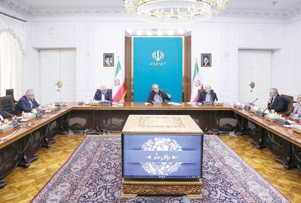 
دولت آماده واگذاری مدیریت شرکت‌های زیان‌ده به دانشگاه‌هاست