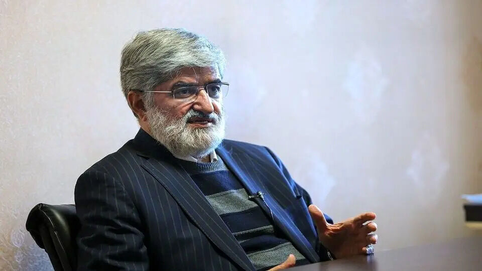 

تسخیر سفارت آمریکا آسیب زیادی 

به انقلاب اسلامی وارد کرد
