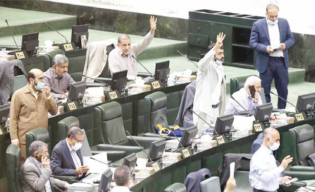 دلالان نیروی انسانی از بازار کار جمع می‌شوند؟
