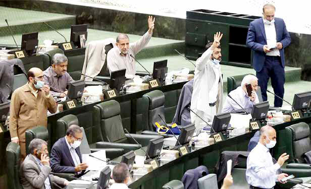 دلالان نیروی انسانی از بازار کار جمع می‌شوند؟
