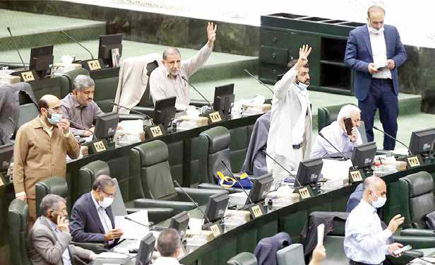 دلالان نیروی انسانی از بازار کار جمع می‌شوند؟

