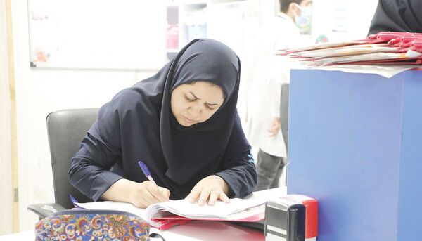 
۷۰هزار پرستار خانه‌نشین هستند