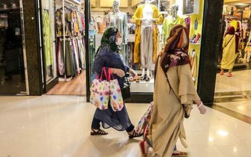 جلوی مانتوها  باید دکمه داشته باشد!