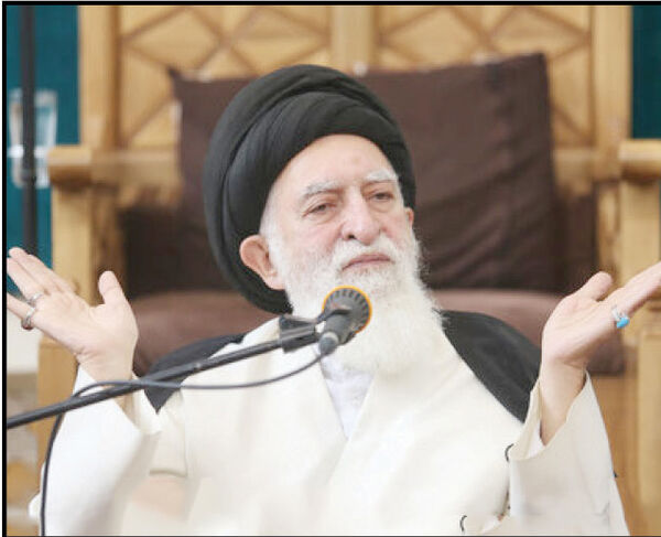 
آقایان! چه شده که برخی با ماشین به طلبه‌ها حمله می‌کنند؟