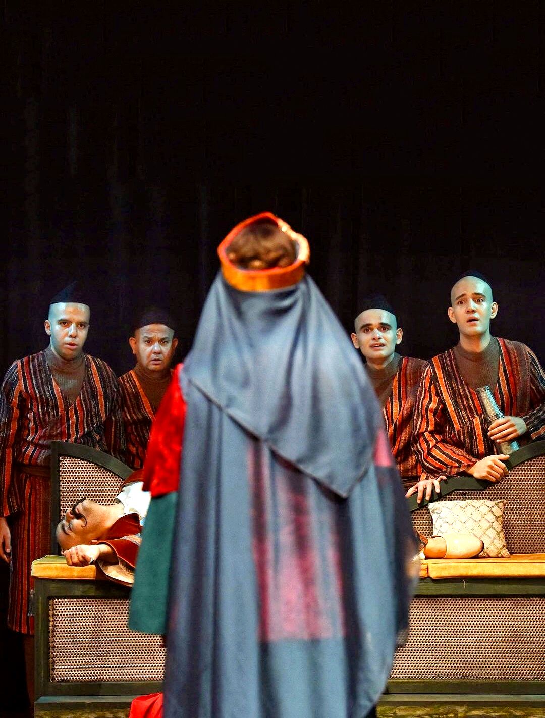 

خروج زنان از پرده‌نشینی