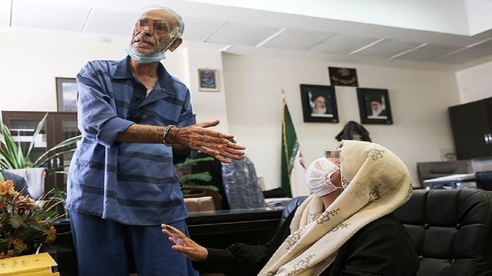 اکبر خرمدین از قصاص نجات یافت