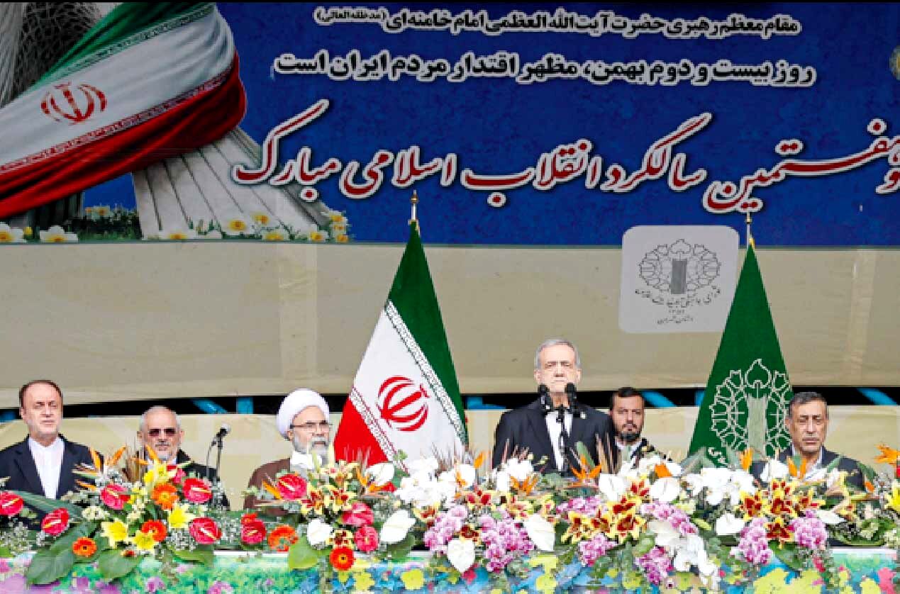 
باید با هدایت رهبر معظم انقلاب، زخم حوادث دی‌ماه را درمان کنیم