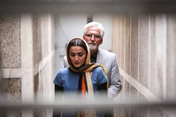 پول و زد و بند، جای تجربه و تحصیلات آکادمیک را در بازیگری گرفته 