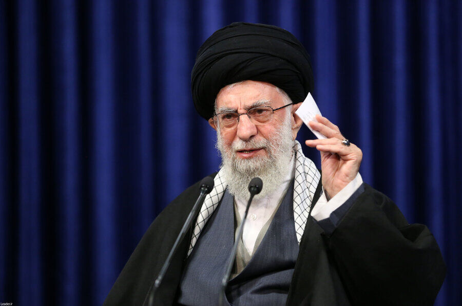 
زنان شهید، جانباز و آزاده در قلّه‌ افتخاراتند