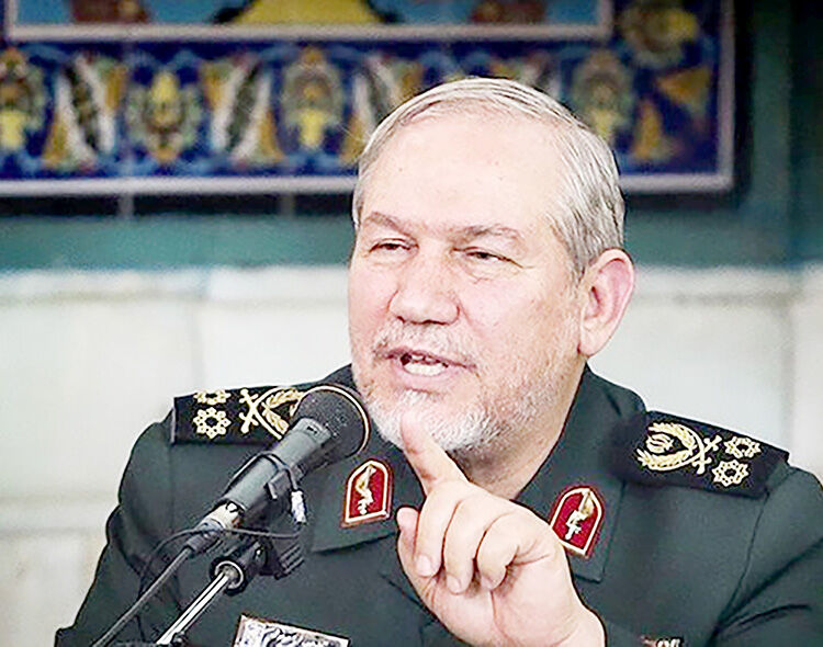ما نظامی‌ها بیشتر از سیاسیون مراقبیم که جنگ نشود