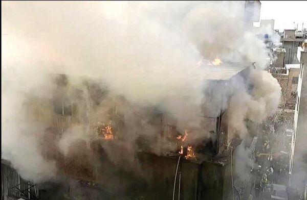 دو کارگر در حادثه آتش‌سوزی خیابان ظهیرالاسلام سوختند