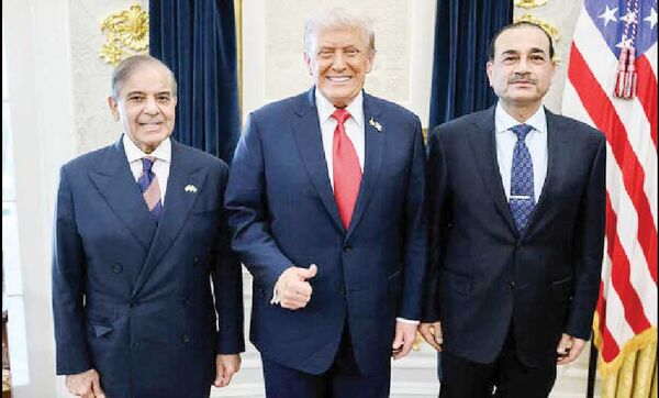 

 پاکستان با بندر پسنی 

به دنبال نزدیکی به آمریکا است