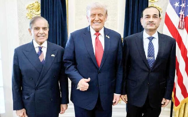 

 پاکستان با بندر پسنی 

به دنبال نزدیکی به آمریکا است
