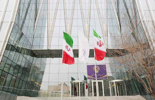 
بورسی‌ها کرونا نمی‌گیرند؟!