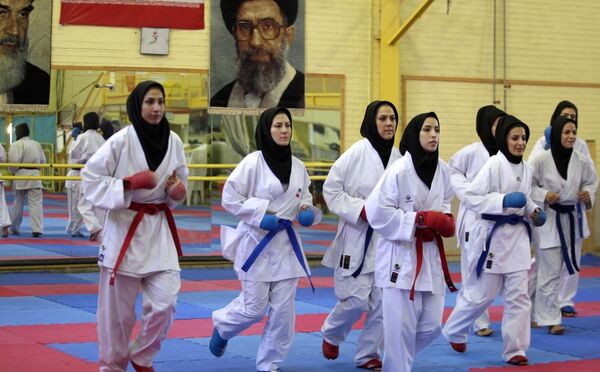 قهرمانی پاسخ عباسعلی به منتقدها