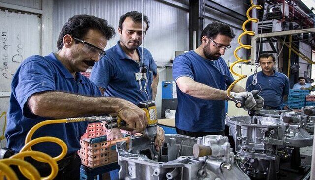 
تمایل اندک کارفرمایان برای استقرار تشکل‌های کارگری در محیط‌های کاری