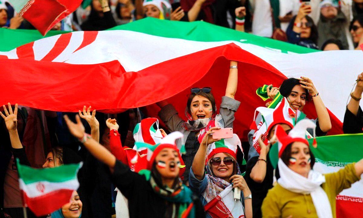 
هیجان زنان در استادیوم مقابل مردان حرام است
