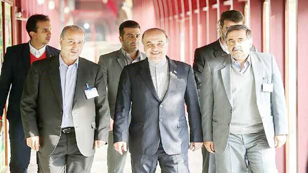 وزیرِ تاج یا تاجِ وزیر؟