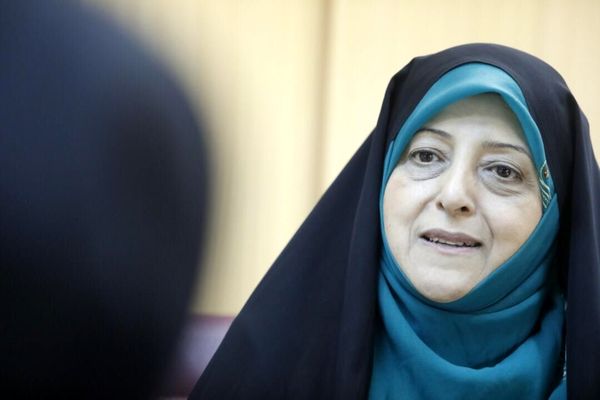 آیا حاضرید دخترکان خود را به عقد مردان سن بالا درآورید؟