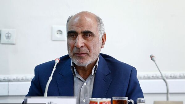 نمایندگان به یک جوان ناپخته فقط به دلیل جوانی رأی ندهند