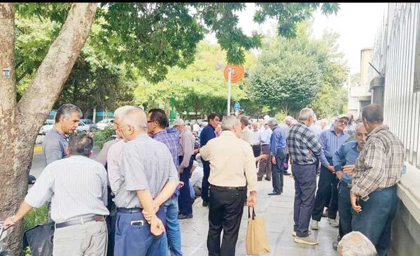 تجمع بازنشستگان فولاد اصفهان 

برای سومین روز متوالی