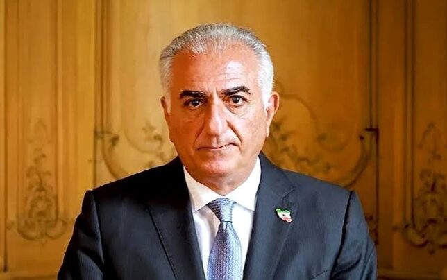 
کیفرخواست رضا پهلوی  و عوامل اینترنشنال و من‌وتو صادر شد