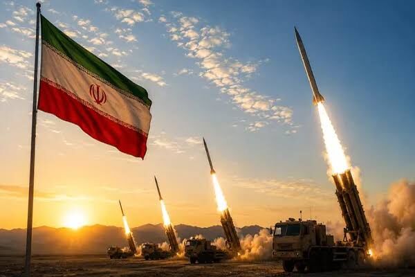 
در صورت حمله آمریکا، فرودگاه‌ها و بنادر امارات تخلیه شوند  