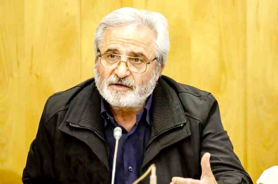 
کارگران و بازنشستگان، طومار بازگرداندن بانک رفاه به تامین اجتماعی را امضا کنند