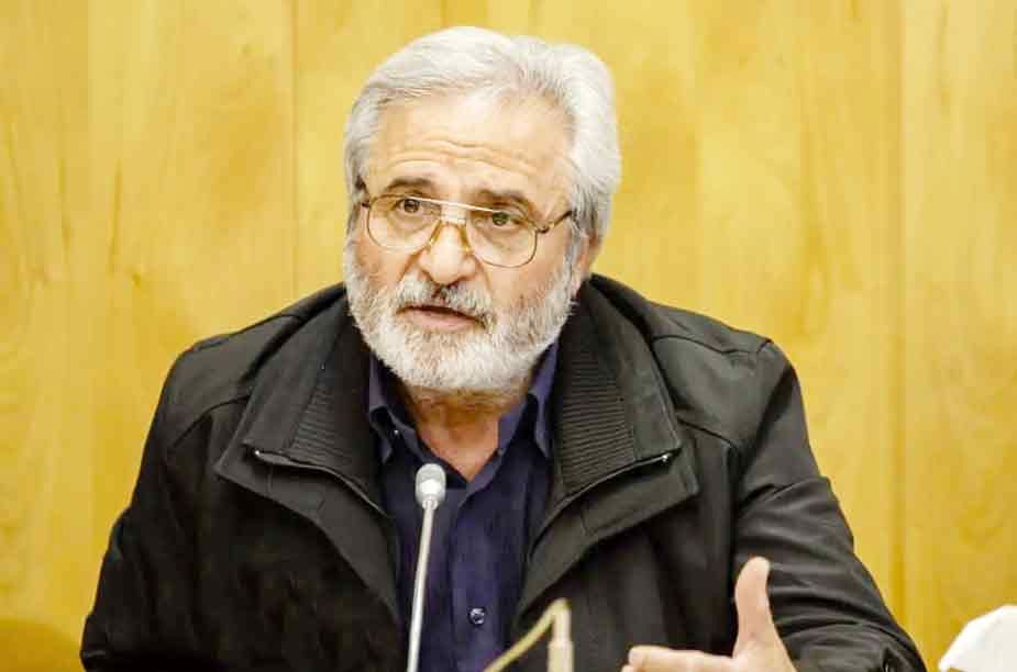 
کارگران و بازنشستگان، طومار بازگرداندن بانک رفاه به تامین اجتماعی را امضا کنند