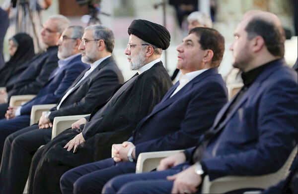 تصمیم‌های اقتصادی دولت مشکلات را دوچندان کرده است