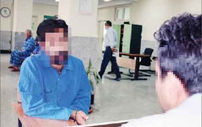 حمله شیطانی مرد باکلاس به خانم منشی