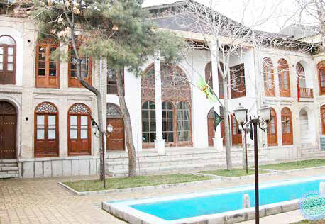 
دست‌های پشت پرده بر گلوی تکایای کرمانشاه