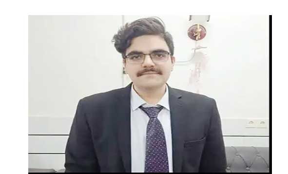 محرومیت از تحصیل و اخراج 

رضا نیاپرست، دانشجوی دانشگاه بهشتی 