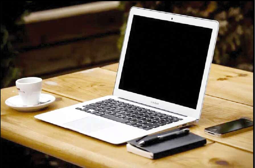 
اساتید برای دسترسی به اینترنت در صف می‌ایستند