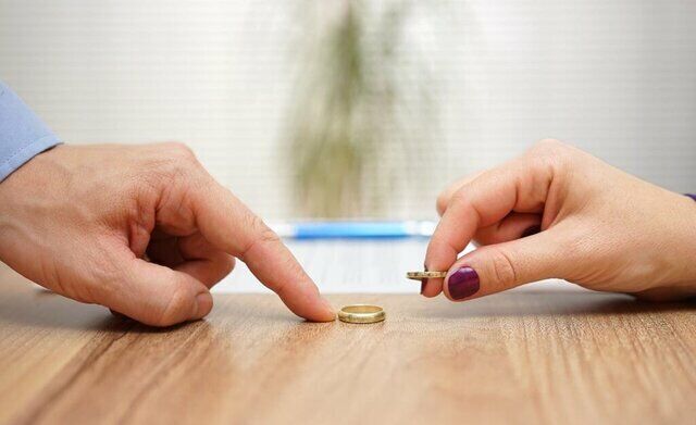 سهمیه‌بندی دفترخانه‌ها و بازار سیاه طلاق