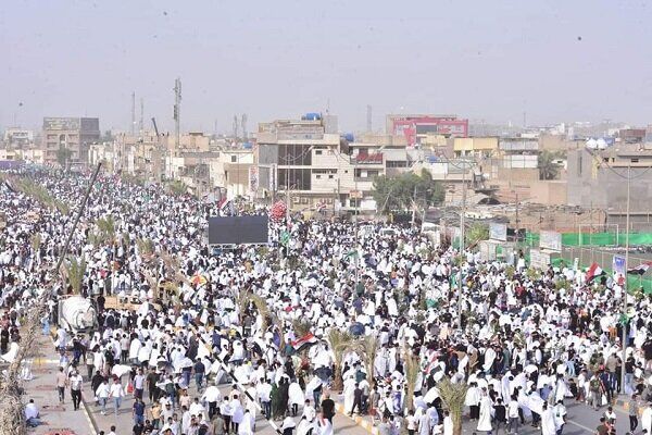 حضور حامیان مقتدی صدر در نماز جمعه بغداد 