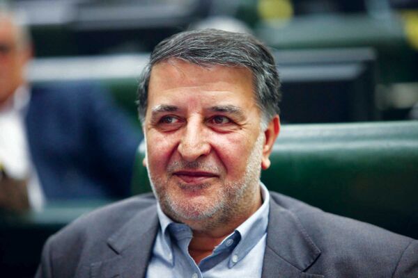 نامه درخواست از رهبری برای تغییر قانون اساسی به ۱۵۰ امضا رسید