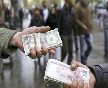 
کرنش دوباره ریال در برابر دلار و افزایش شدید هزینه‌های زندگی