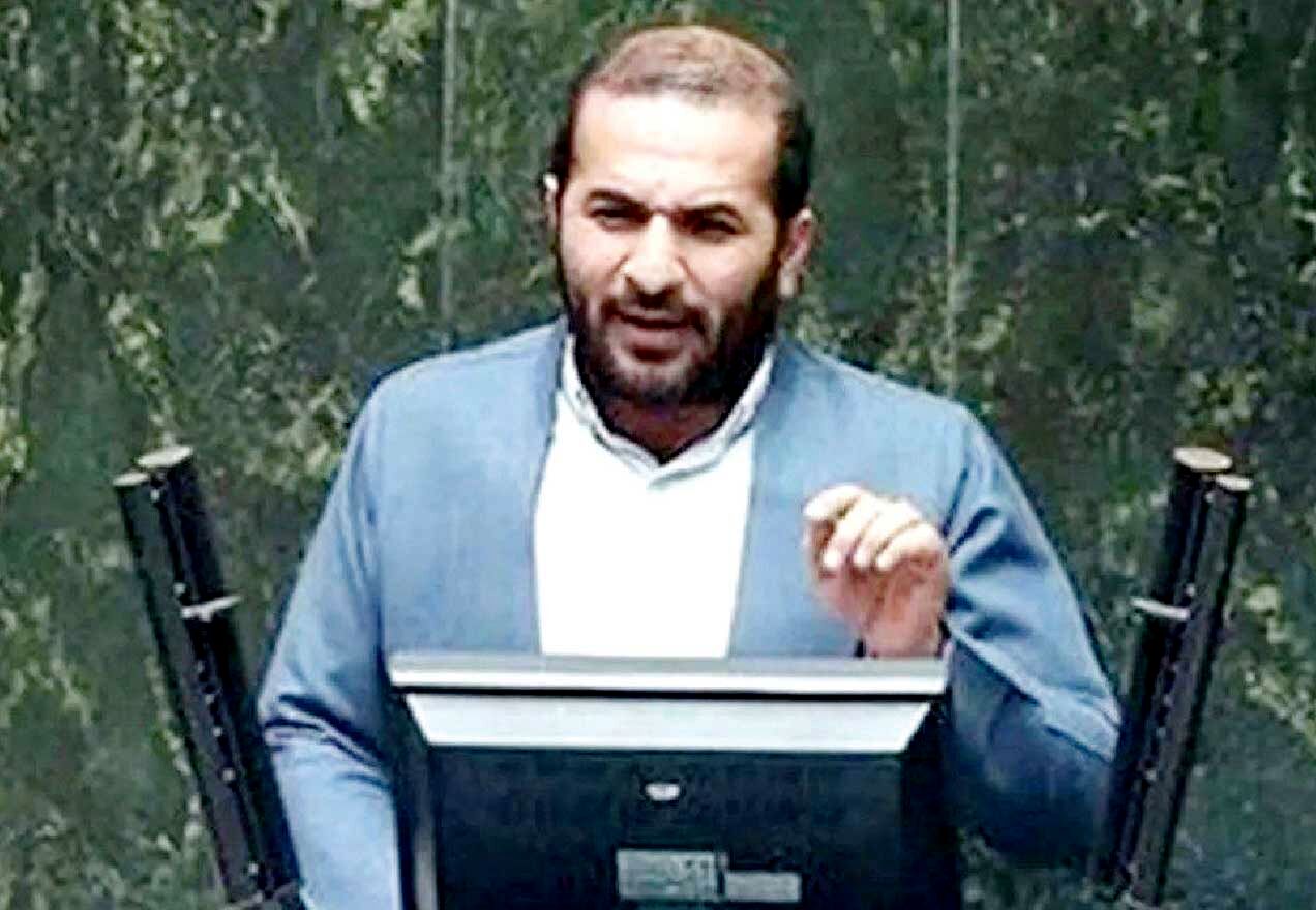 آقای رئیس‌جمهور! شما را سرگرم سفرها و همایش‌ها کرده‌اند