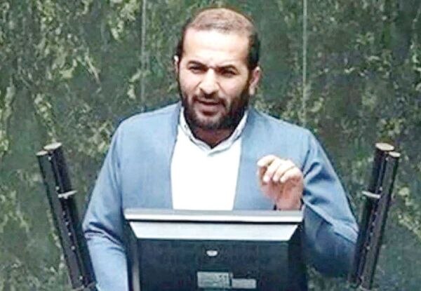 آقای رئیس‌جمهور! شما را سرگرم سفرها و همایش‌ها کرده‌اند