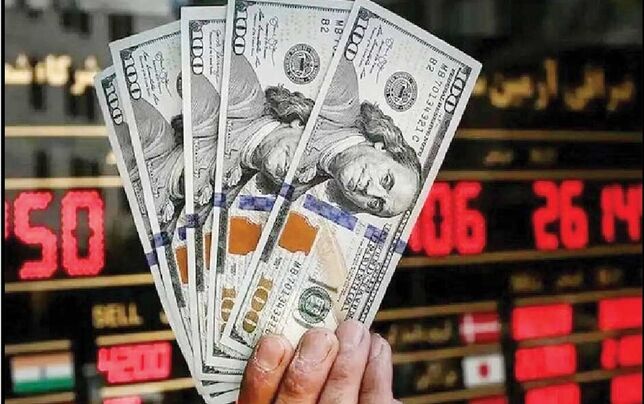 
پیش‌بینی عبور دلار از ۳۰۰ هزارتومان تا پایان سال