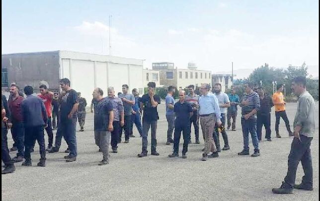 
یک ماه حقوق و چندین ماه حق بیمه طلبکاریم
