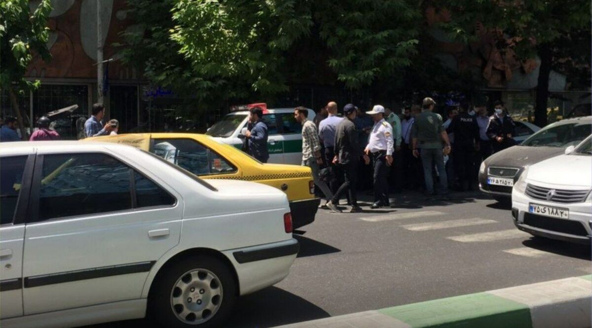 
حمله مسلحانه به ماموران پلیس در تهران و سیستان 
