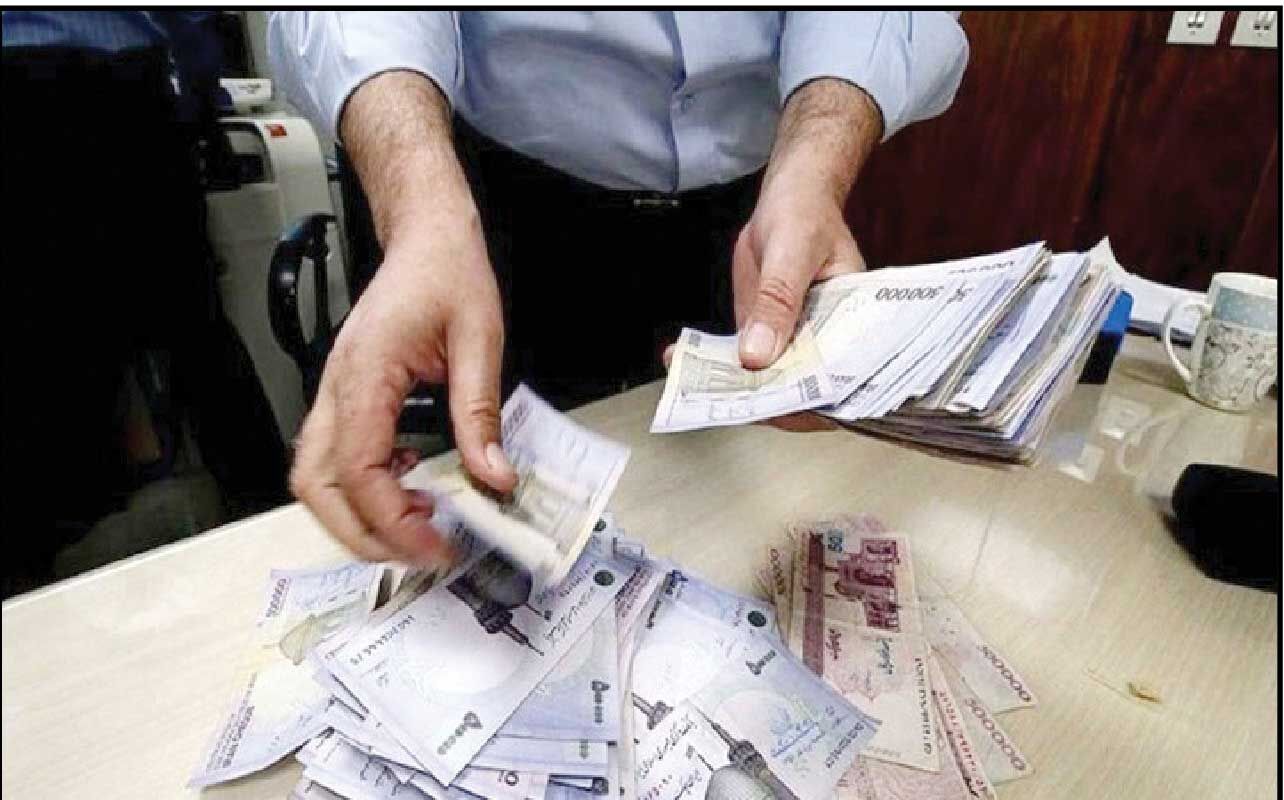 حقوق کارکنان دولت نهایتا اول هر ماه پرداخت خواهد شد