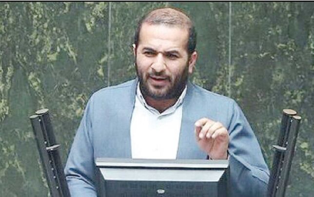 
از برخی تریبون‌ها در میادین شهرها سخنان تخریبی بیان می‌شود