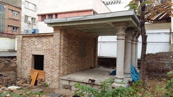 آرامگاه مشروطه، پارکینگ نمی‌شود 